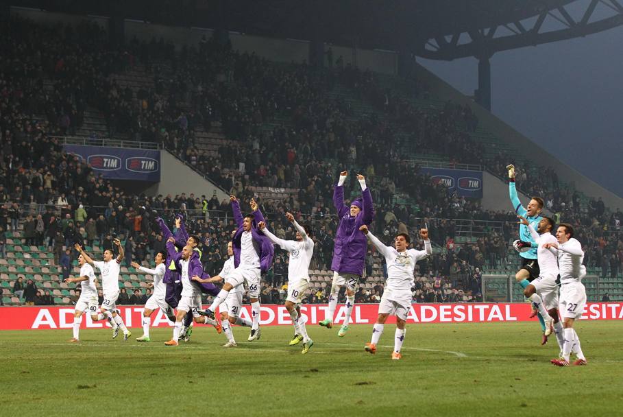 L&#39;esultanza della Fiorentina a fine partita. Ansa